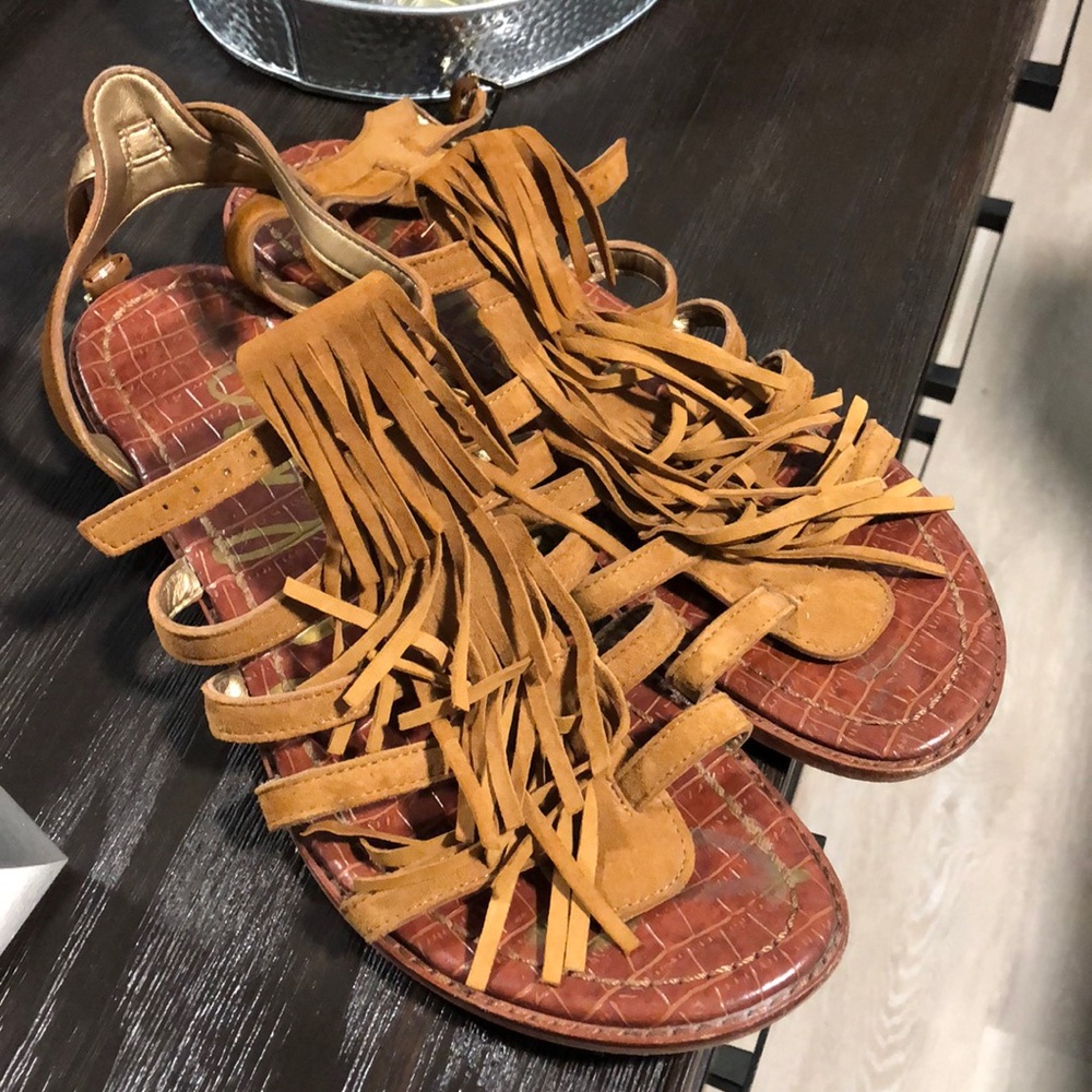 Fringe sandals